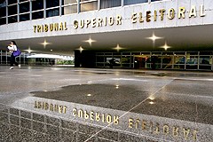 Ministro libera posse de prefeito eleito de Guapimirim (RJ)