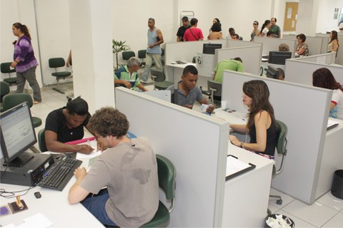 Mais de 10 milhões de eleitores já justificaram a ausência no 2º turno das Eleições 2010