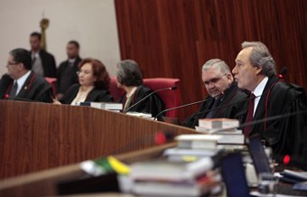 Negada liminar para prefeito condenado por crime eleitoral