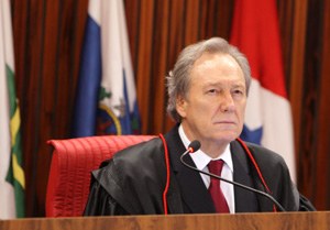 Presidente do TSE determina recondução do prefeito eleito de Manacapuru-AM
