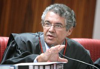 Adiado julgamento da cassação do prefeito de Esperantina-PI 
